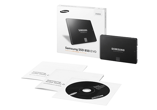 Samsung SSD 850 EVO: Zu der Ausstattung der 850 EVO gehören eine Installationsanleitung, Garantiebestimmungen und eine Software-CD (Quelle: Samsung)